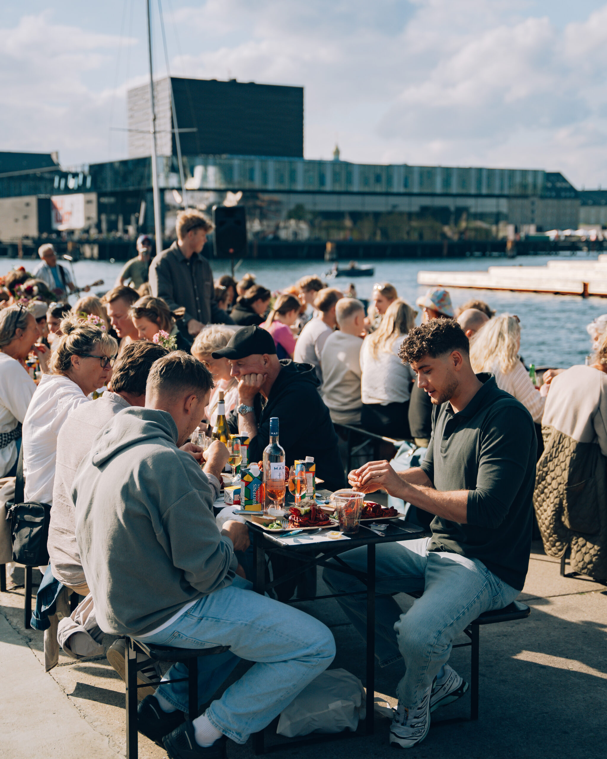 240624_Seaside_Sankt Hans_Broens_TG-17 Langbordsmiddag hos Broens Street Food
